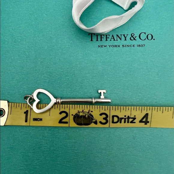 Retired Tiffany large open heart key - Picture 8 of 11